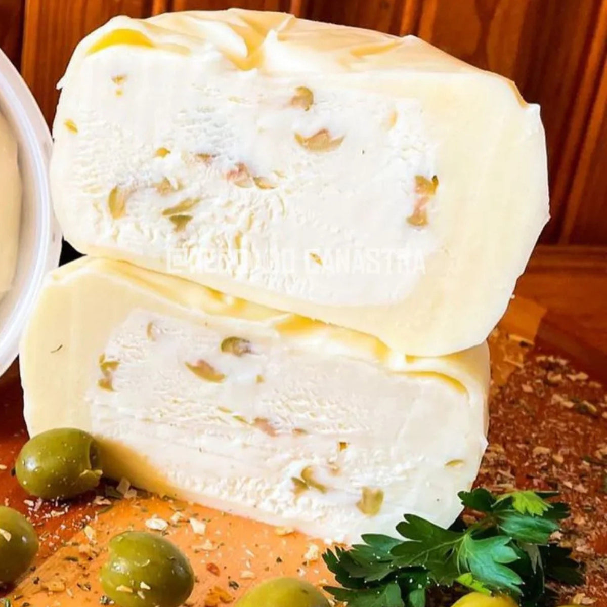 Queijo Mussarela Recheado Com Requeijão - (peça 380g Aprox)